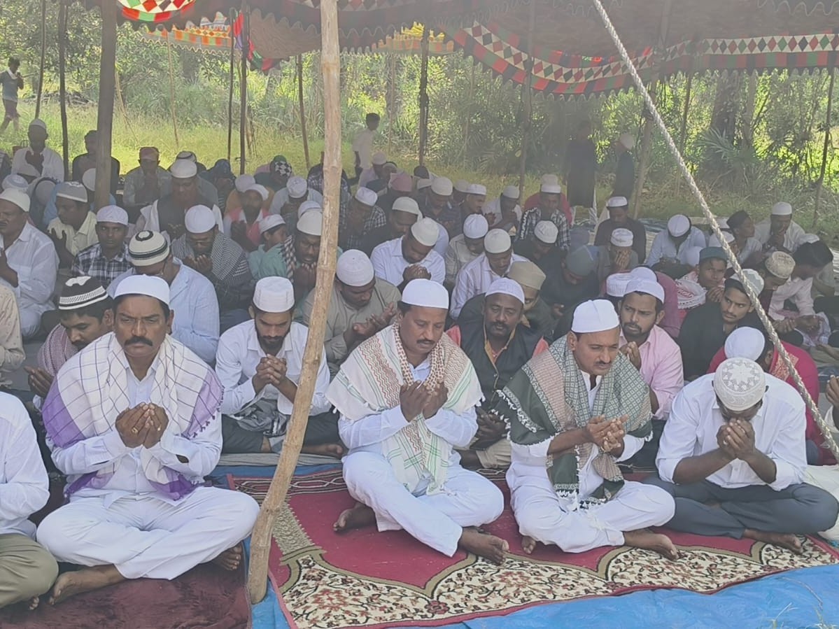 అవనిగడ్డలో ఘనంగా ఈదుల్ ఫితర్ ప్రత్యేక ప్రార్ధనలు