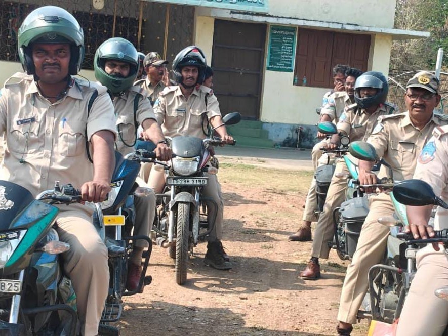 ప్రతి ఒక్కరూ మొక్కలు నాటాలి: అటవీ అధికారులు