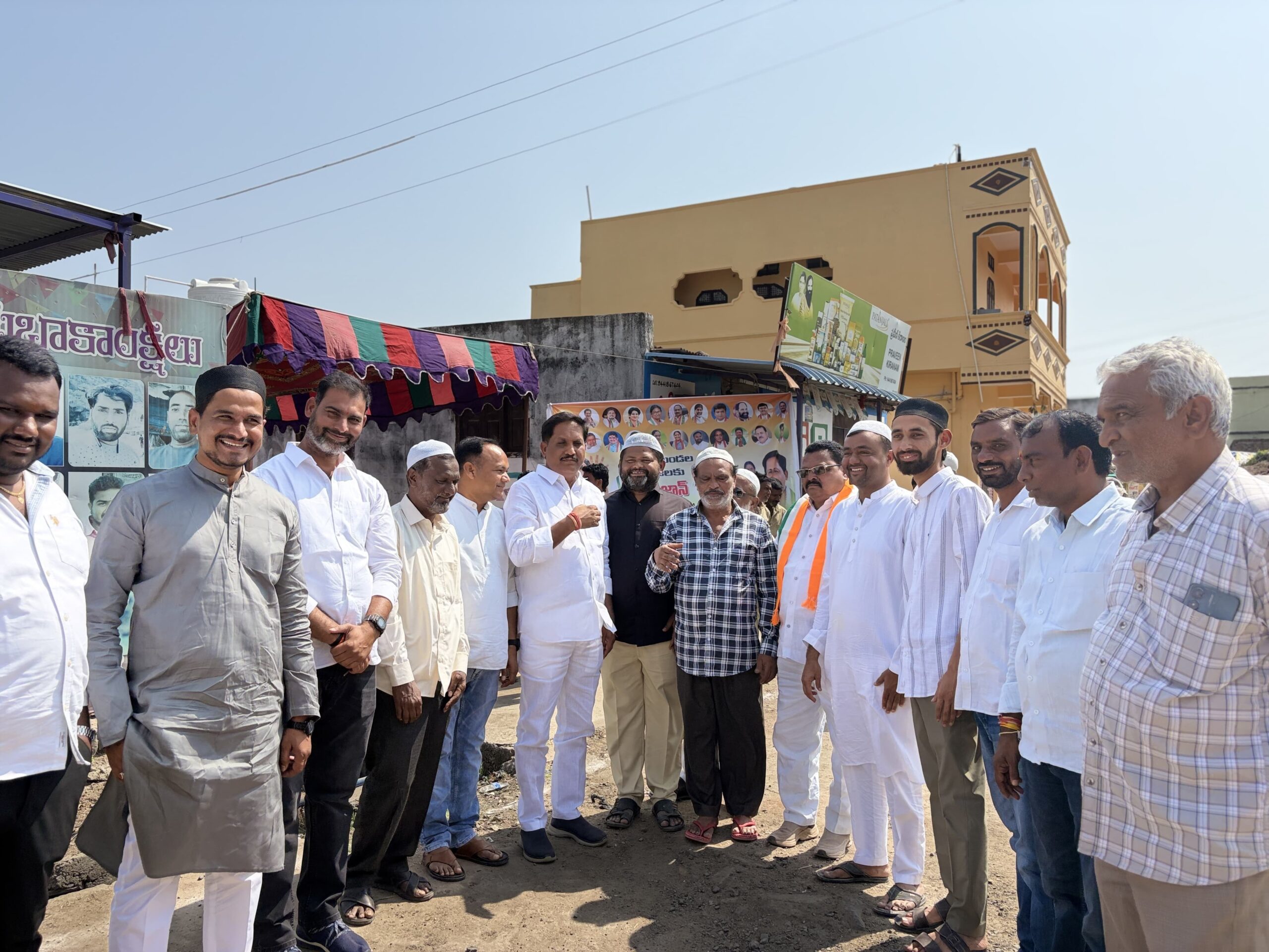 రంజాన్ పండుగలో పాల్గొన్న ఆడే గజేందర్