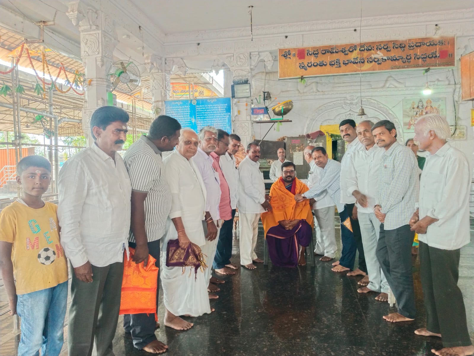 ‘అర్చకుల అభివృద్ధికి కృషి చేస్తా’