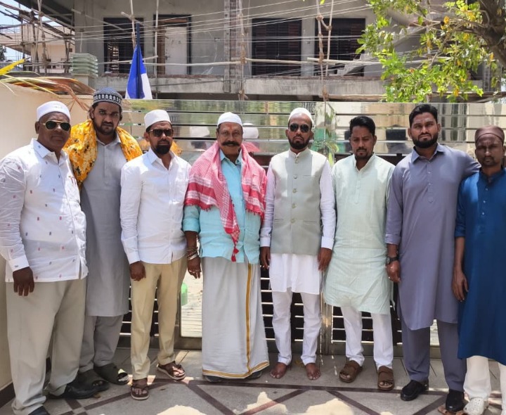 ఆదోని మాజీ ఎమ్మెల్యే స్నేహభావం