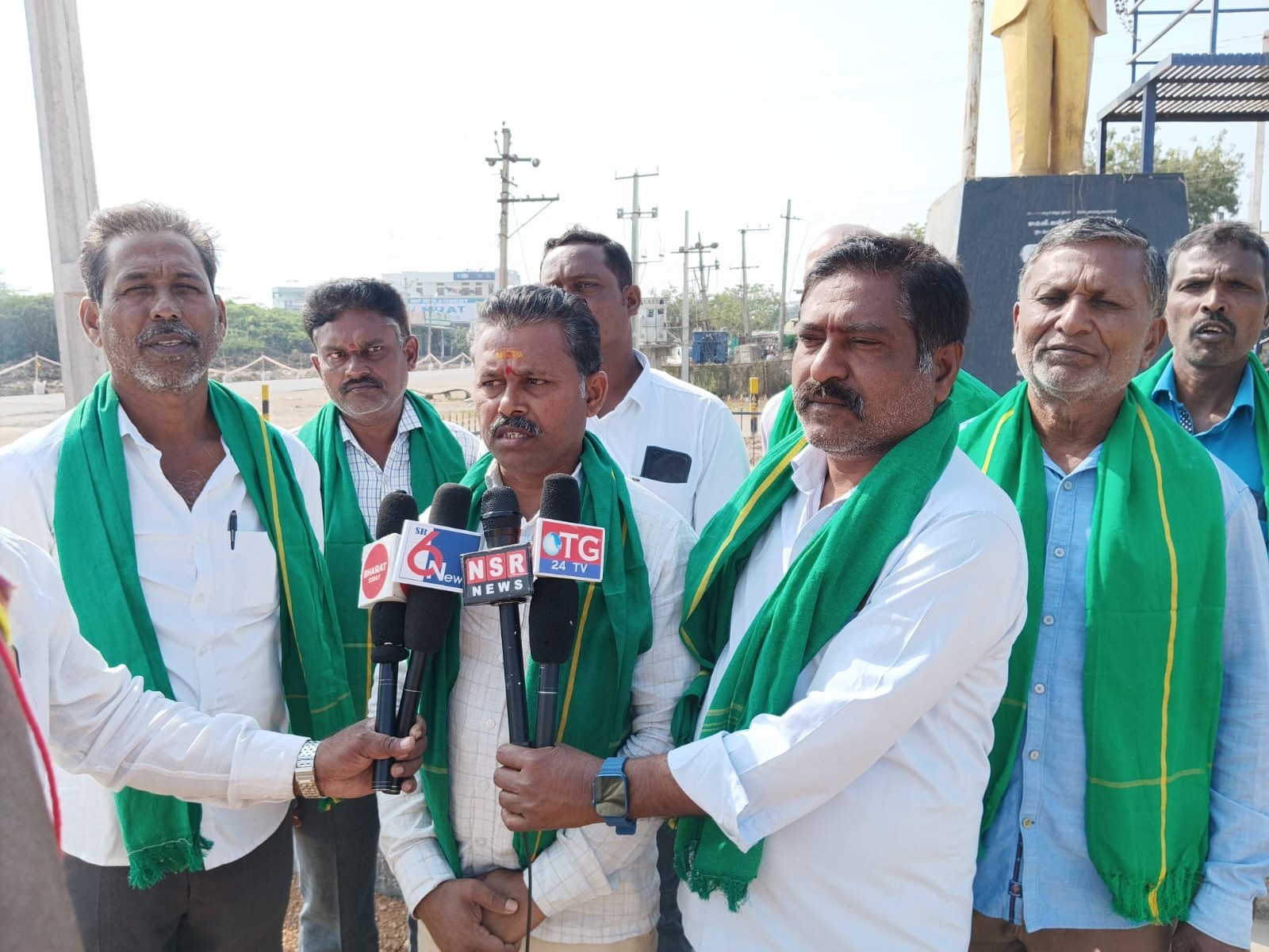 బడ్జెట్‌లో రైతులకు మొండి చేయి చూపించారు: భాస్కర్