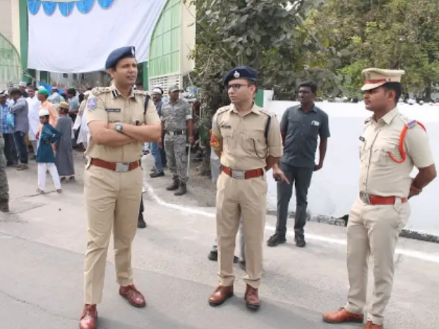 ‘ప్రార్థనలకు వచ్చే భక్తులకు ఇబ్బందులు కలగకుండా చూడాలి’