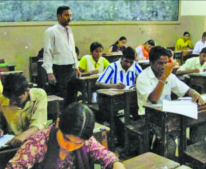 ఫోన్లు వాడితే కఠిన చర్యలు