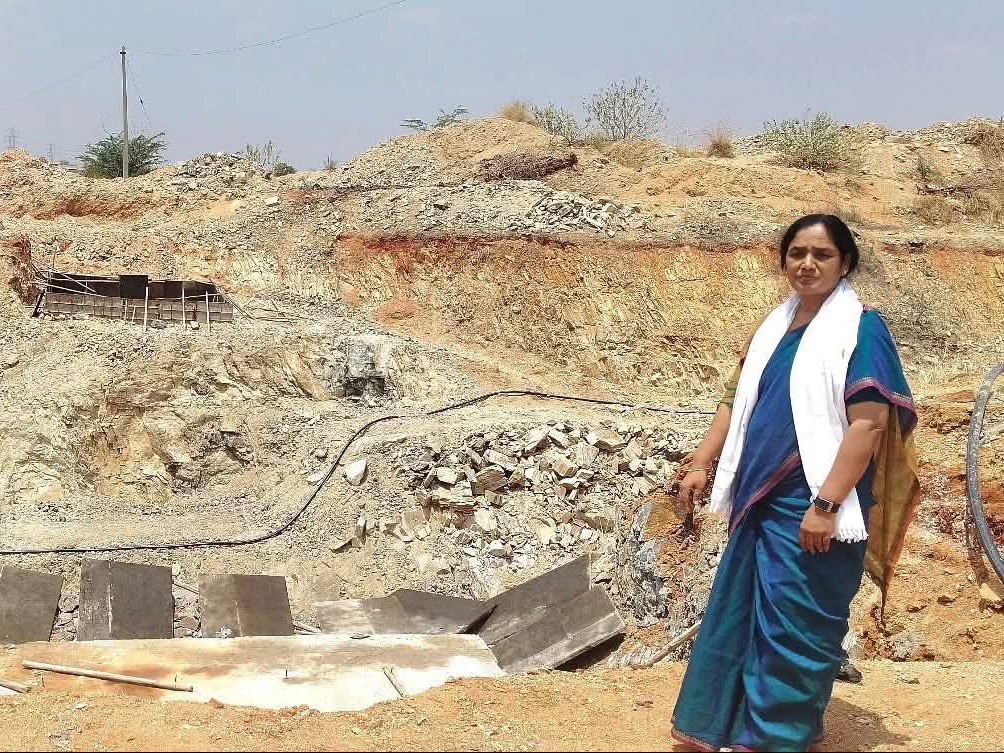 సాగునీటి పథకం పనుల పరిశీలన