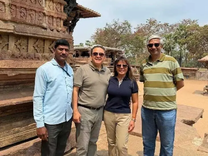 రామప్ప ఆలయాన్ని సందర్శించిన విదేశీయులు