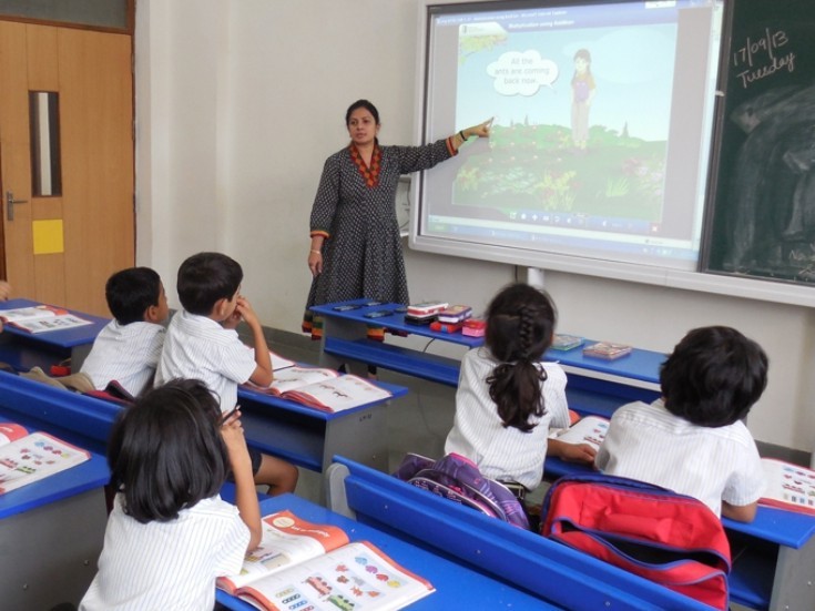 పాఠశాలల్లో అడ్మిషన్.. తలకు మించిన భారంగా ఫీజులు