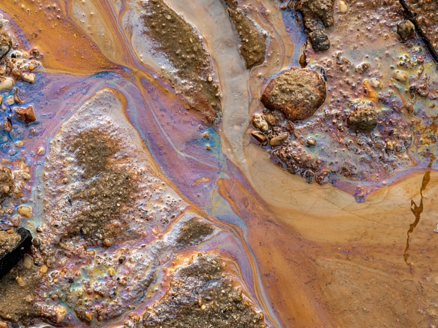 గాజులరామారంలో రసాయన వ్యర్ధాలతో భూ కాలుష్యం..!