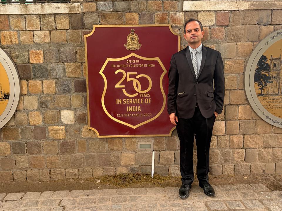 శిక్షణను పూర్తి చేసుకున్న కలెక్టర్