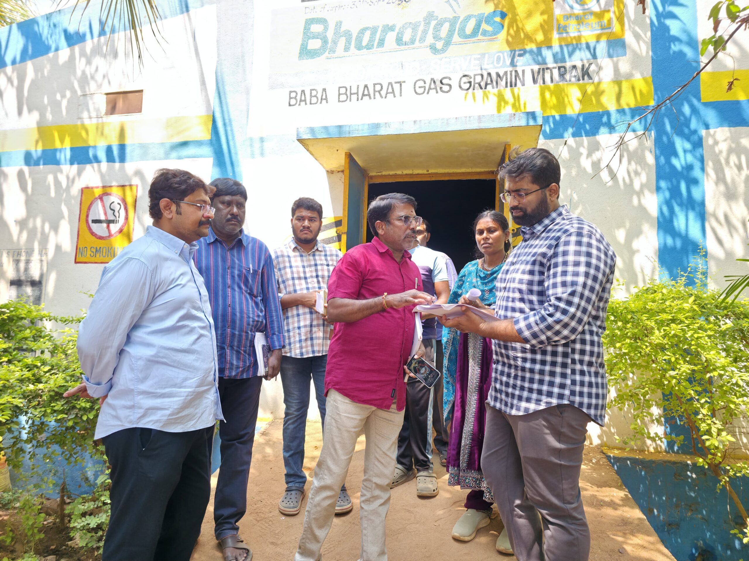 బాబా భారత్ గ్యాస్ తనిఖీ చేసిన జేసీ