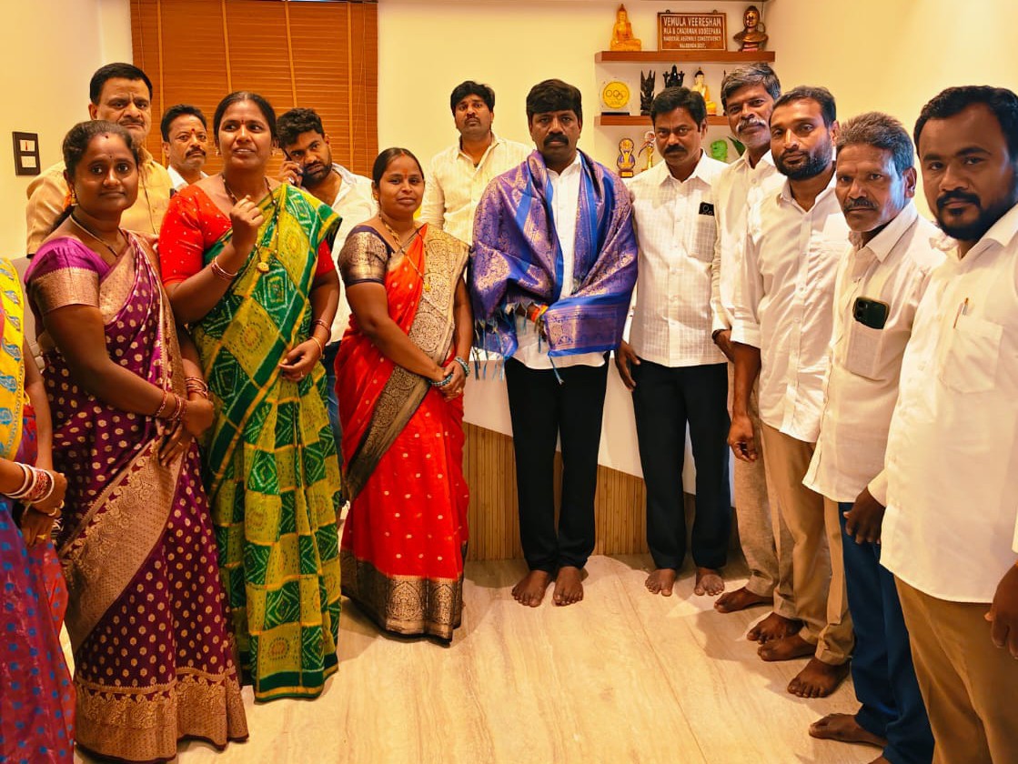 ఎమ్మెల్యేను కలిసిన మండల సర్పంచులు