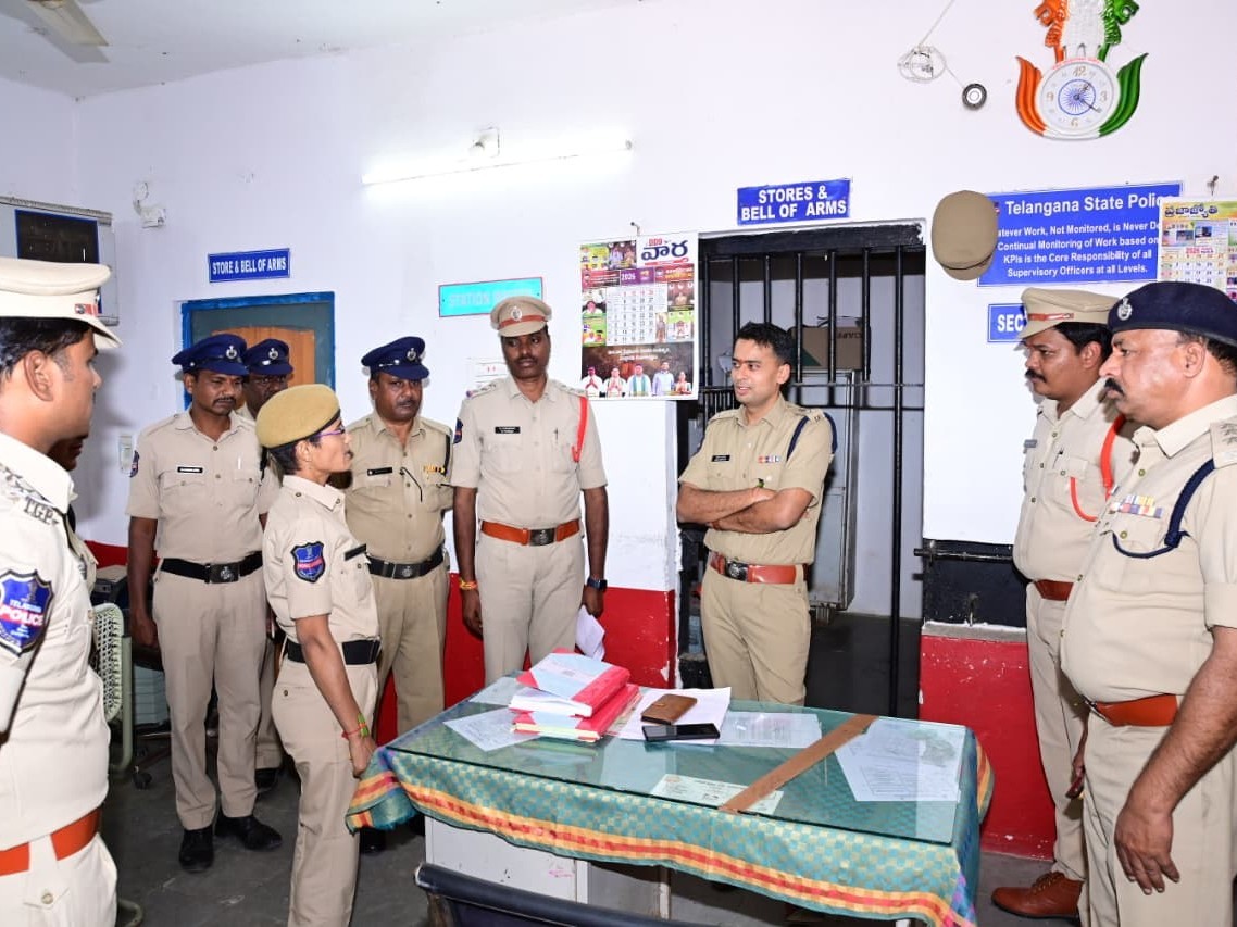 మహిళల భద్రత, రక్షణకు మొదటి ప్రాధాన్యత: SP