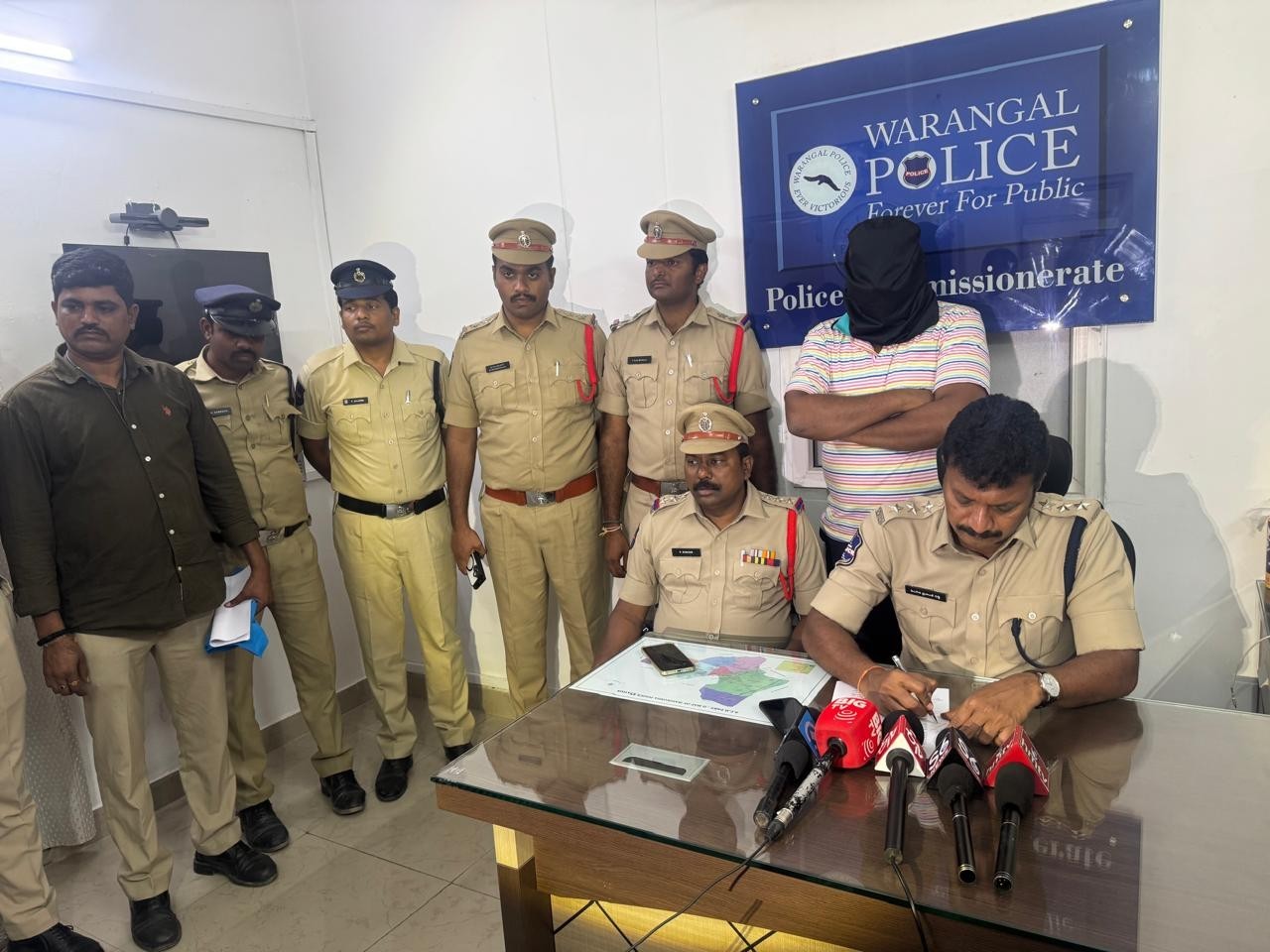 తండ్రి బిడ్డ సజీవదహనం.. భర్త అరెస్ట్