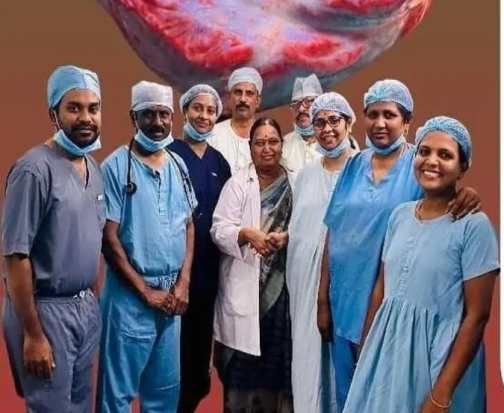 సింగరేణి ఆసుపత్రిలో 4.5 కిలోల కణతి తొలగింపు