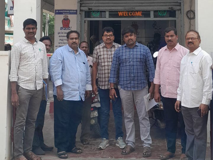 ప్రత్యేక తనిఖీలు.. 13 సిలెండర్లు సీజ్