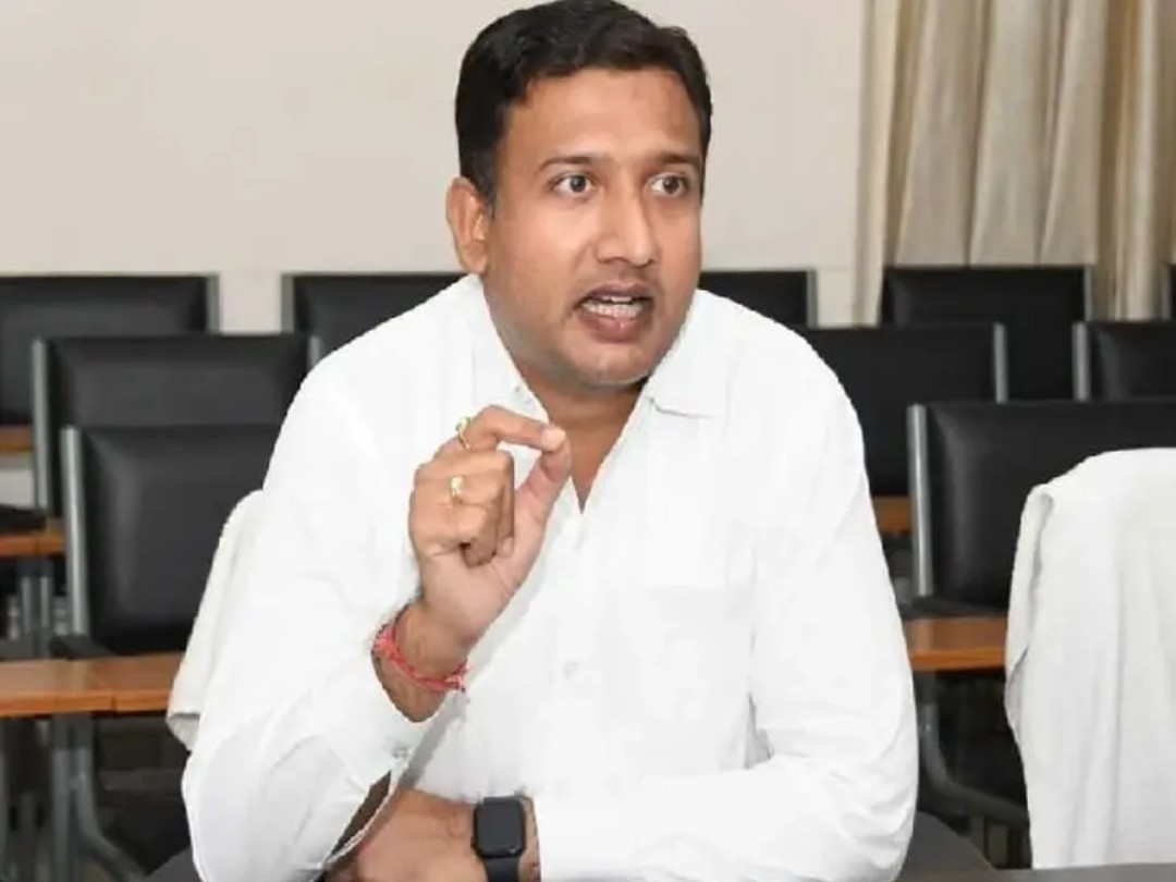 రైతుల కోసం టెలీ-మానస్ హెల్ప్ లైన్: జిల్లా కలెక్టర్