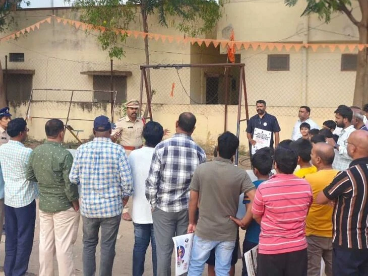 గ్రీన్ హోమ్స్ కాలనీలో సైబర్ అవగాహన కార్యక్రమం