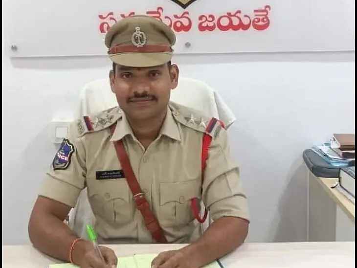 ఉచిత గిఫ్ట్స్ అంటే నమ్మొద్దు: ఎస్సై