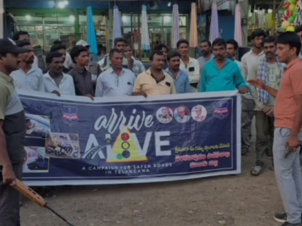 ‘ద్విచక్ర వాహనదారులు తప్పకుండా హెల్మెట్ ధరించాలి’