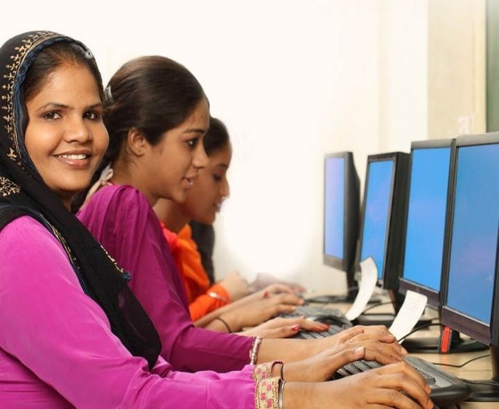 మహిళా భద్రత కోసమే SHE BOX.. ఇలా చేయండి.!