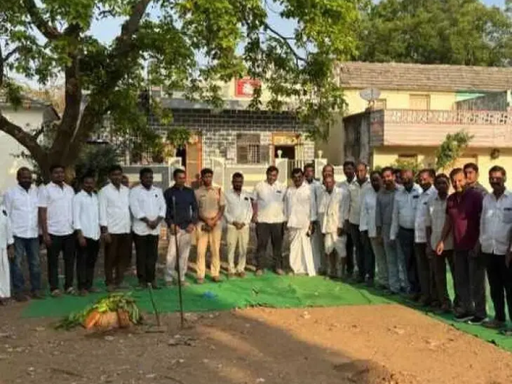 నూతన పోలీస్ స్టేషన్ నిర్మాణానికి భూమిపూజ