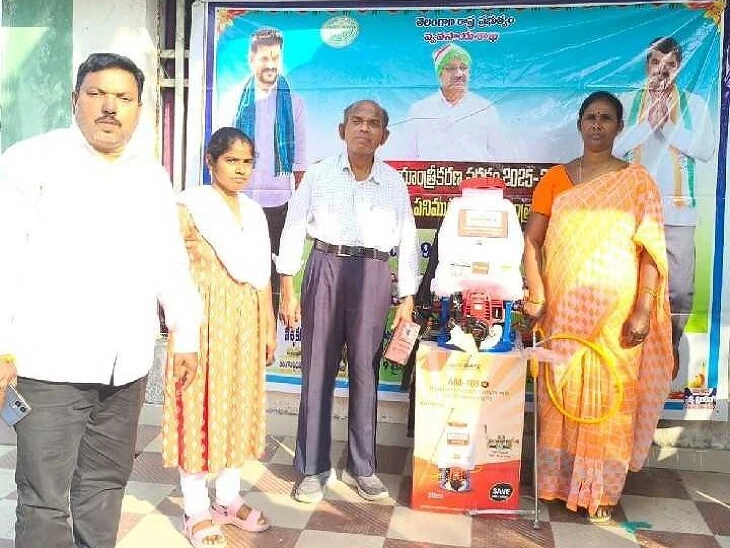 రైతులకు సబ్సిడీపై యంత్రాలు పంపిణీ