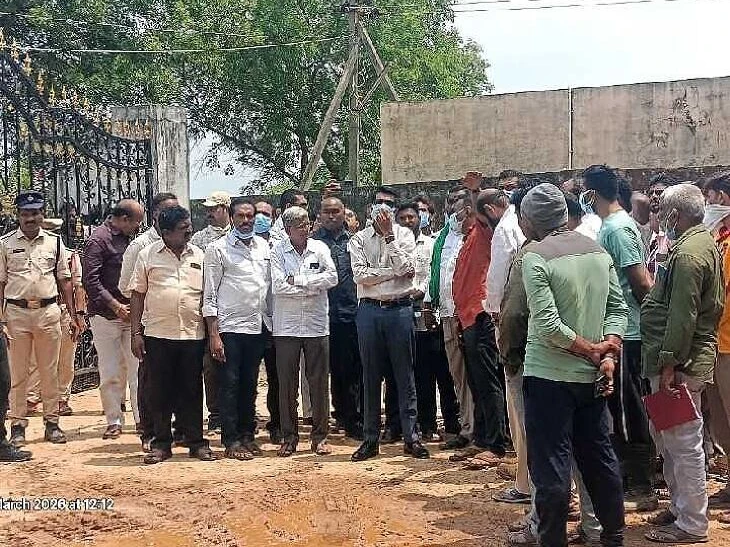 కోల్డ్ స్టోరేజ్ అగ్ని ప్రమాద స్థలాన్ని పరిశీలించిన కలెక్టర్