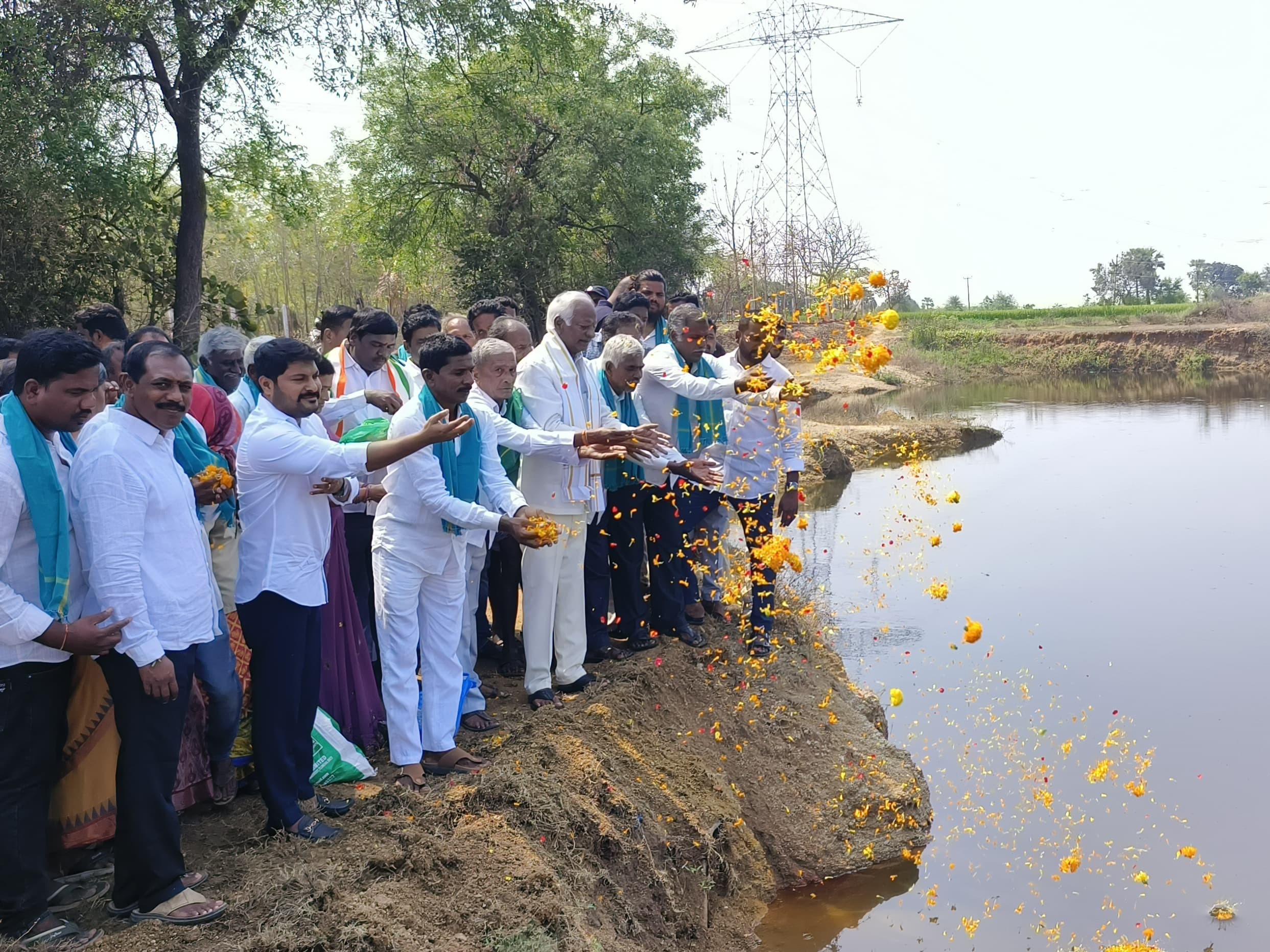 ప్రత్యేక పూజలు నిర్వహించిన ఎమ్మెల్యే కడియం
