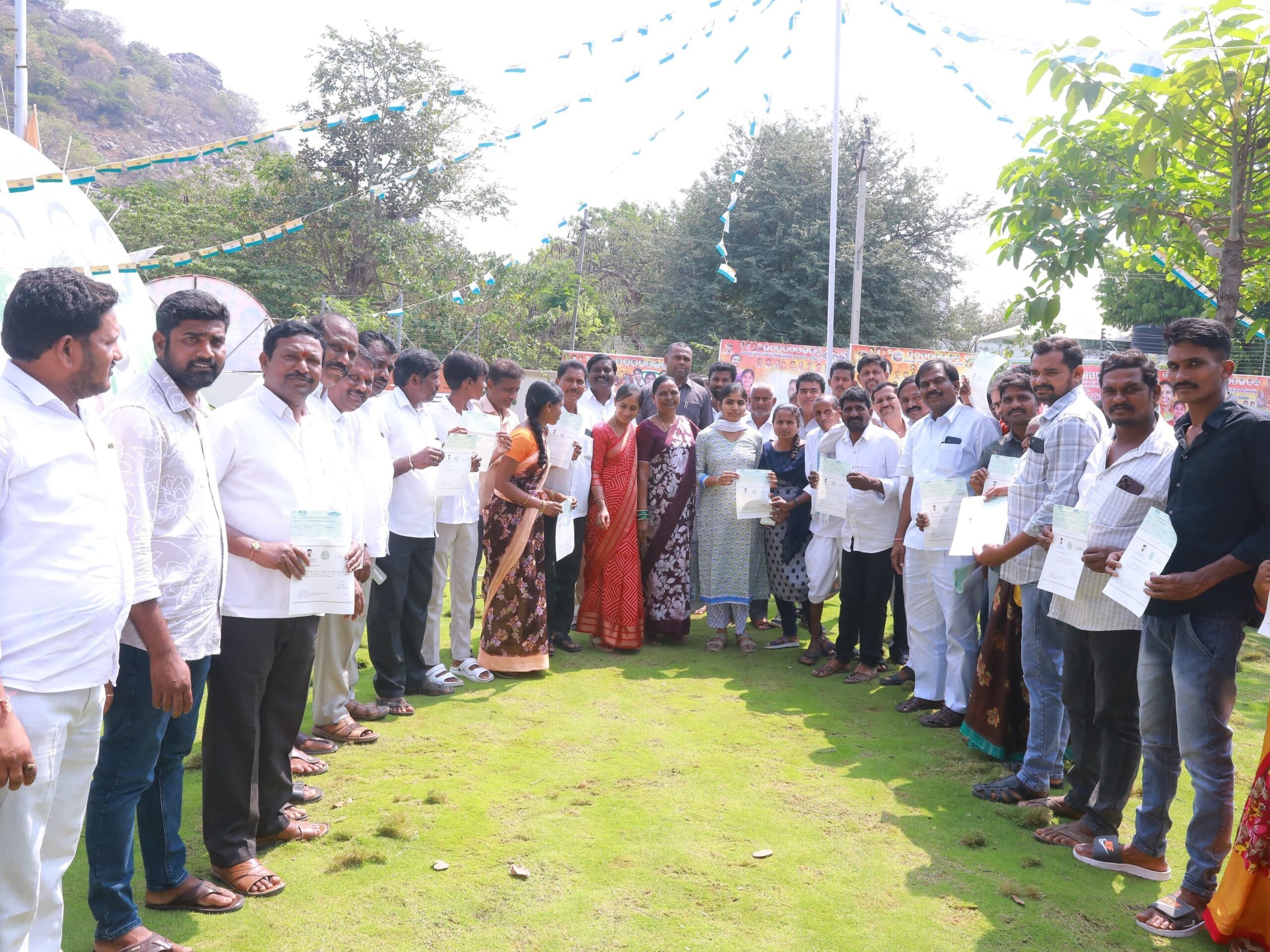 పేదలను ఆర్థికంగా బలోపేతం చేయడమే లక్ష్యం: MLA