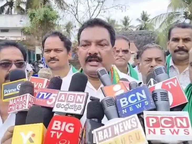 భారీగా తరలిన ఆక్వా రైతులు.. డిమాండ్లు ఇవేనా..!