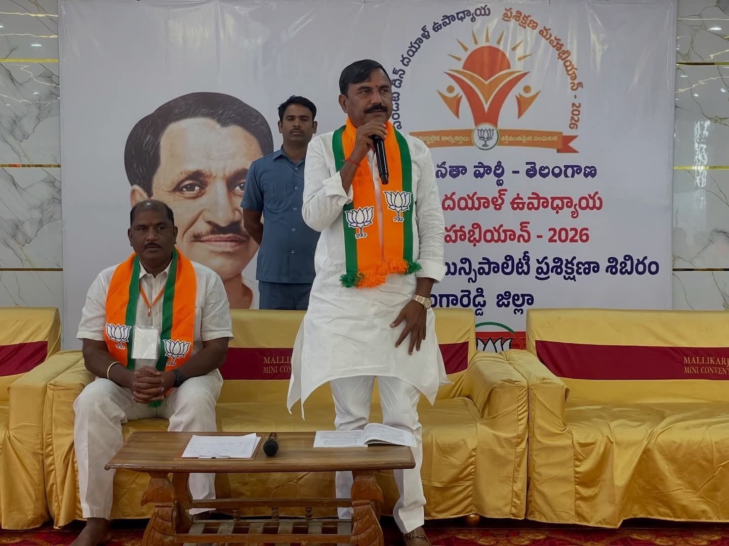 సిద్ధాంతాలను ప్రజల్లోకి తీసుకువెళ్లండి: ఎమ్మెల్సీ