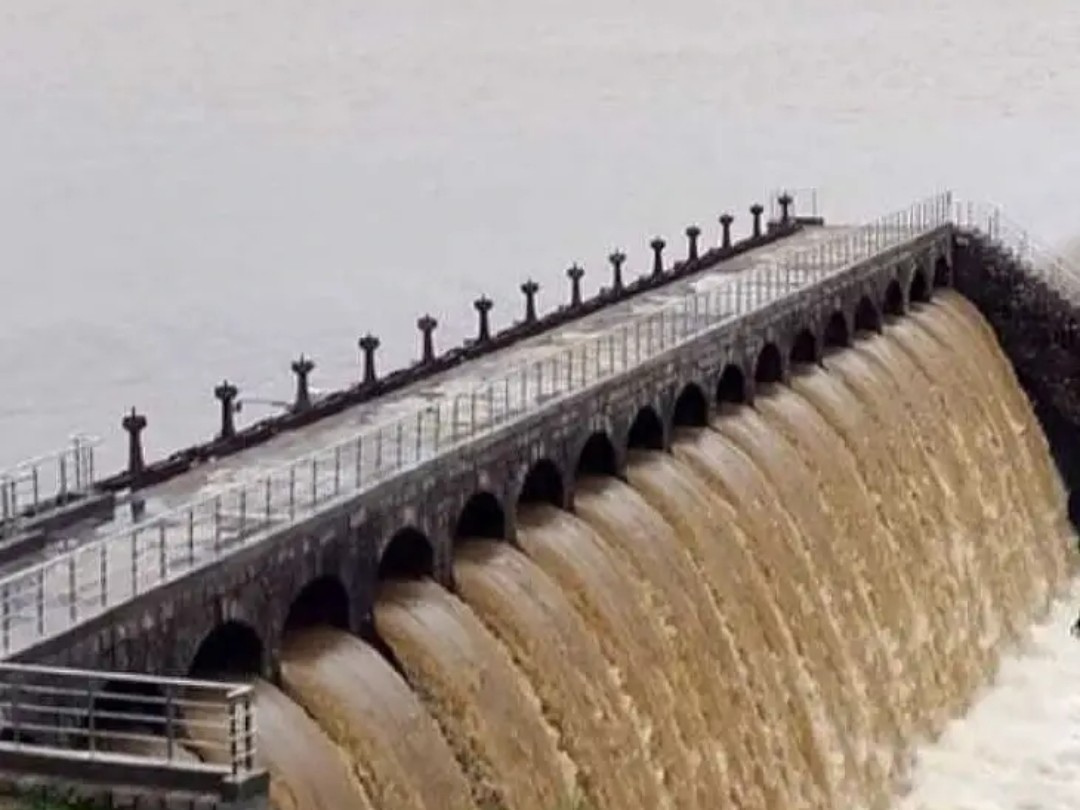 పోచారం ప్రాజెక్టు నుంచి 234 క్యూసెక్కుల నీటిని విడుదల