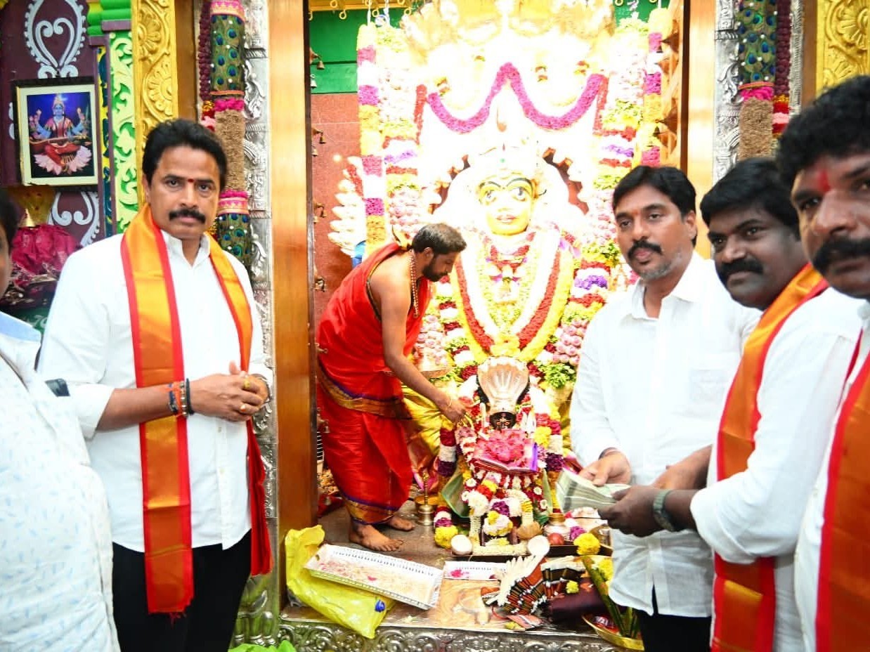 బలుసులమ్మ జాతరలో పాల్గొన్న ఎమ్మెల్యే