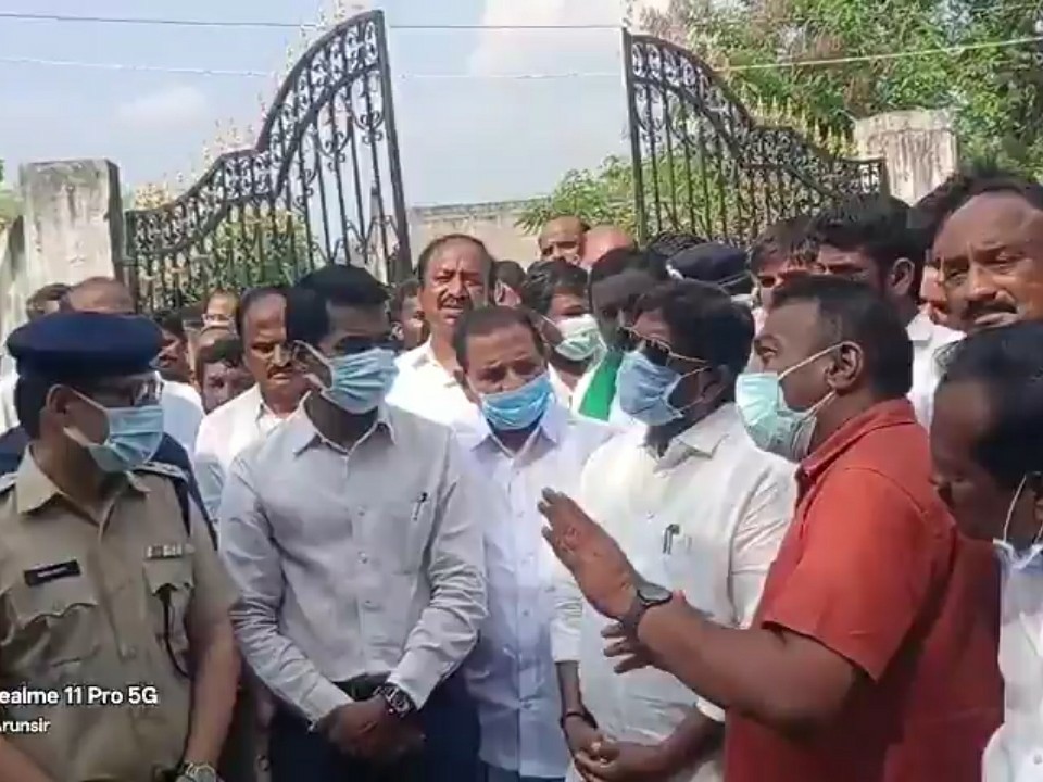 కోల్డ్ స్టోరేజ్‌ను పరిశీలించిన Dy. CM