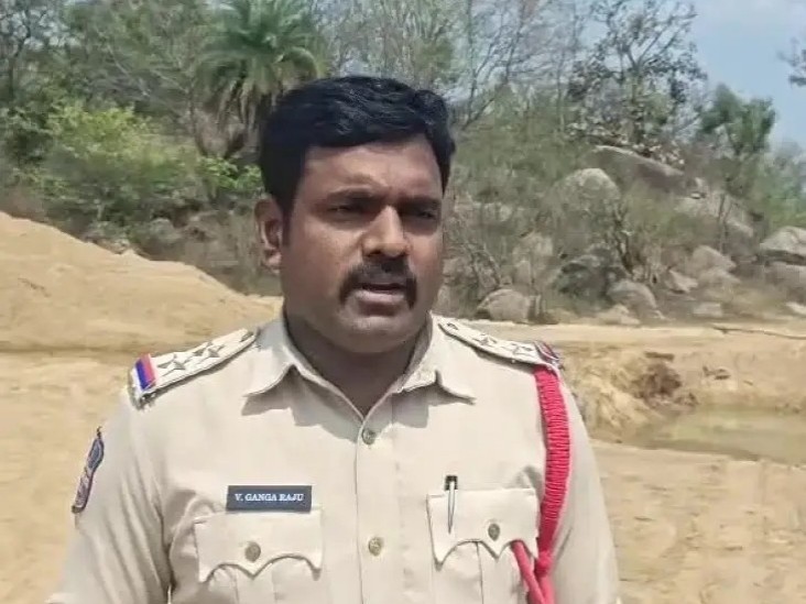 వాగులో ఇసుక తవ్వకాలపై దాడులు..!