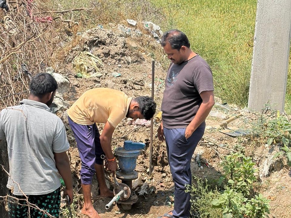 గ్రామంలో నీటి సమస్యకు తక్షణ పరిష్కారం