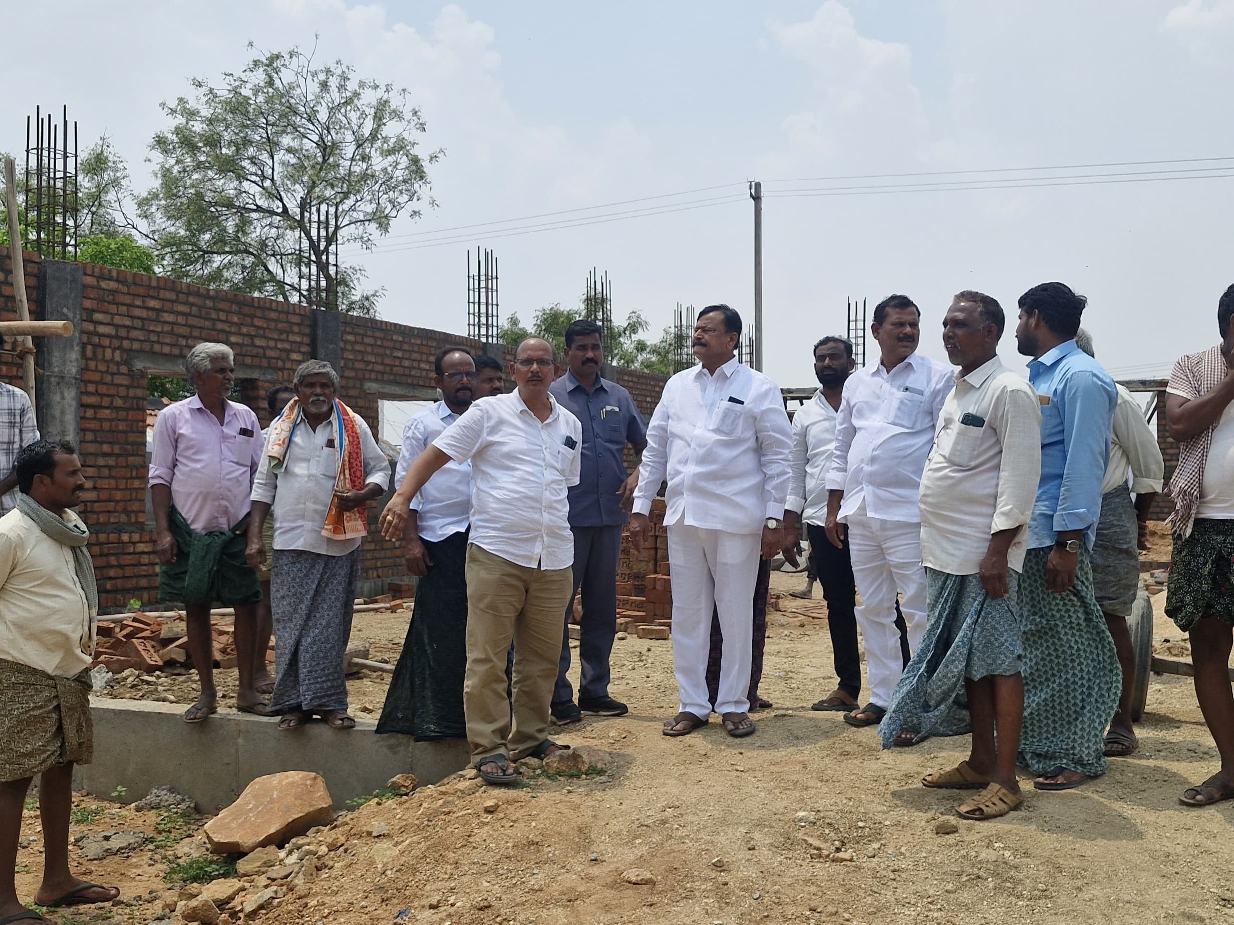 కనగానపల్లిలో కనకదాస కళ్యాణ మండపం పనుల పరిశీలన