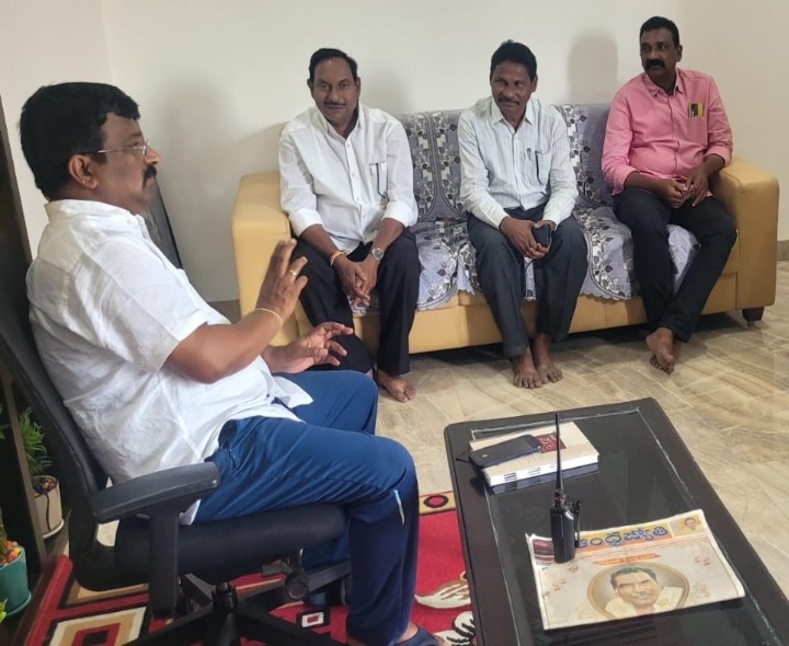 ‘క్రమశిక్షణతో కూడిన విద్యను విద్యార్థులకు అందించాలి’