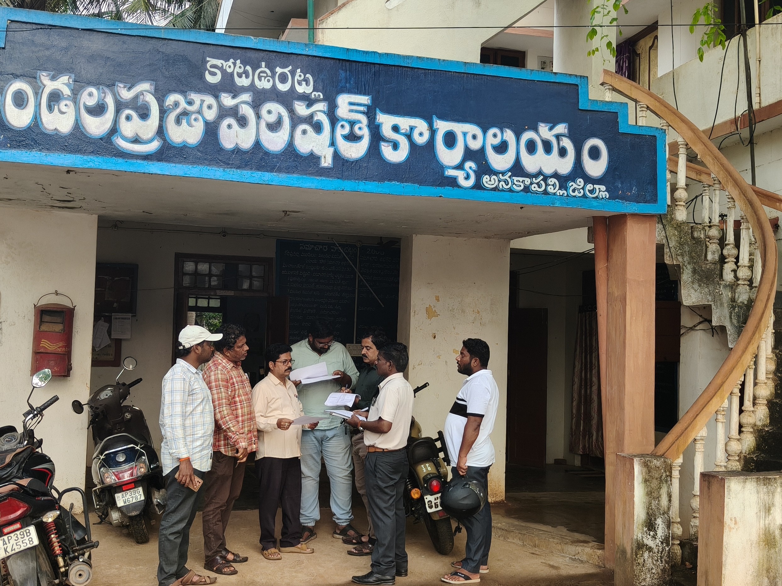 60 బస్సులు.. మూడు స్టాక్ పాయింట్లు