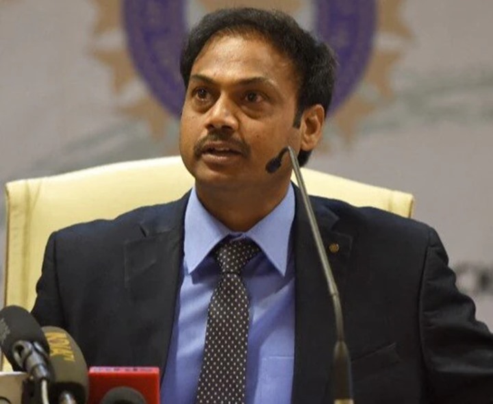 ధోనీ వల్లే కోహ్లీ సక్సెస్ అయ్యాడు: మాజీ క్రికెటర్