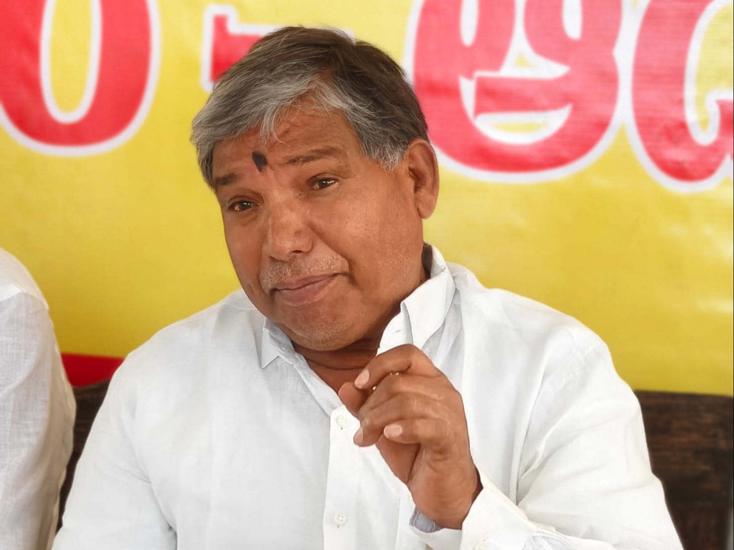 సీఎంపై కీలక వ్యాఖ్యలు చేసిన మాజీ ఎమ్మెల్యే