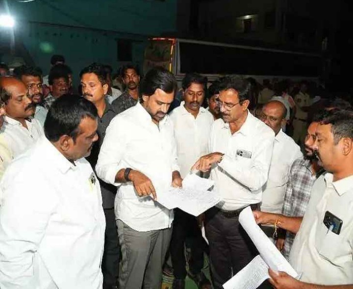 రూ.30 లక్షల అభివృద్ధి పనులకు ఎమ్మెల్యే శంకుస్థాపన