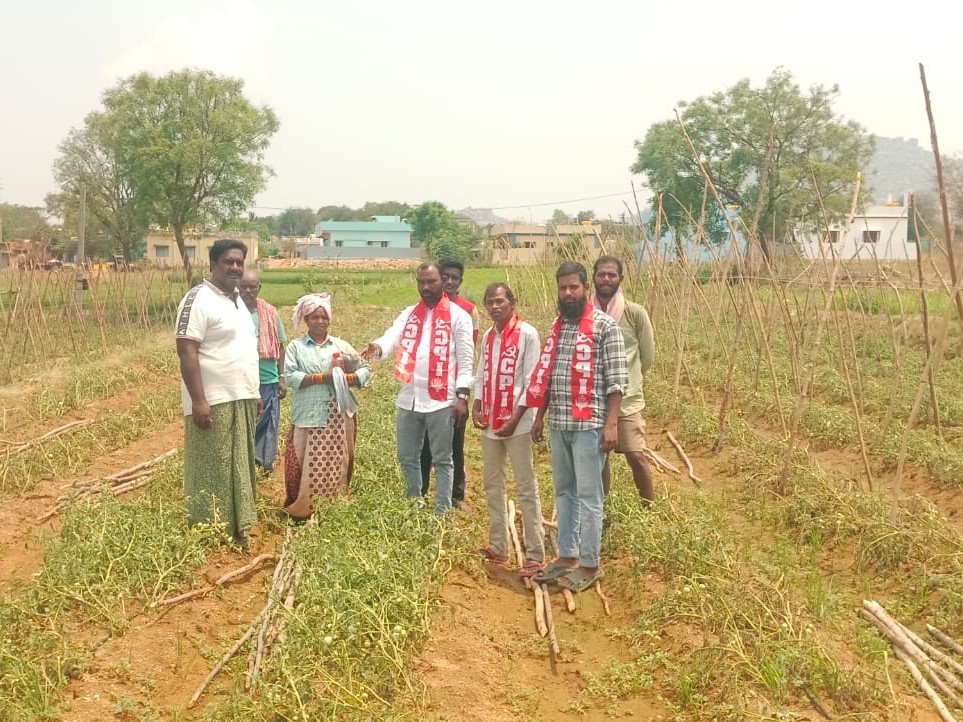 అకాల వర్షాలతో రైతులకు భారీ నష్టం