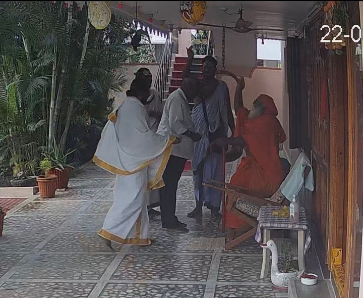 ఆకునూరులో దొంగ స్వామీజీలు