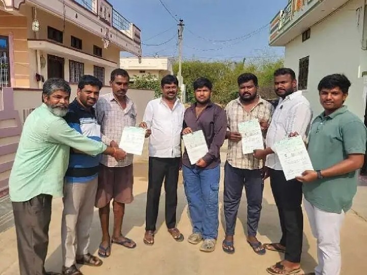 సీఎంఆర్ఎఫ్ చెక్కు పంపిణీ