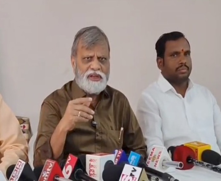 సీఐడీ విచారణకు పురుషోత్తం డిమాండ్..!