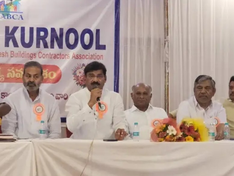 గత పాలనలో కాంట్రాక్టర్లు బలవన్మరణం