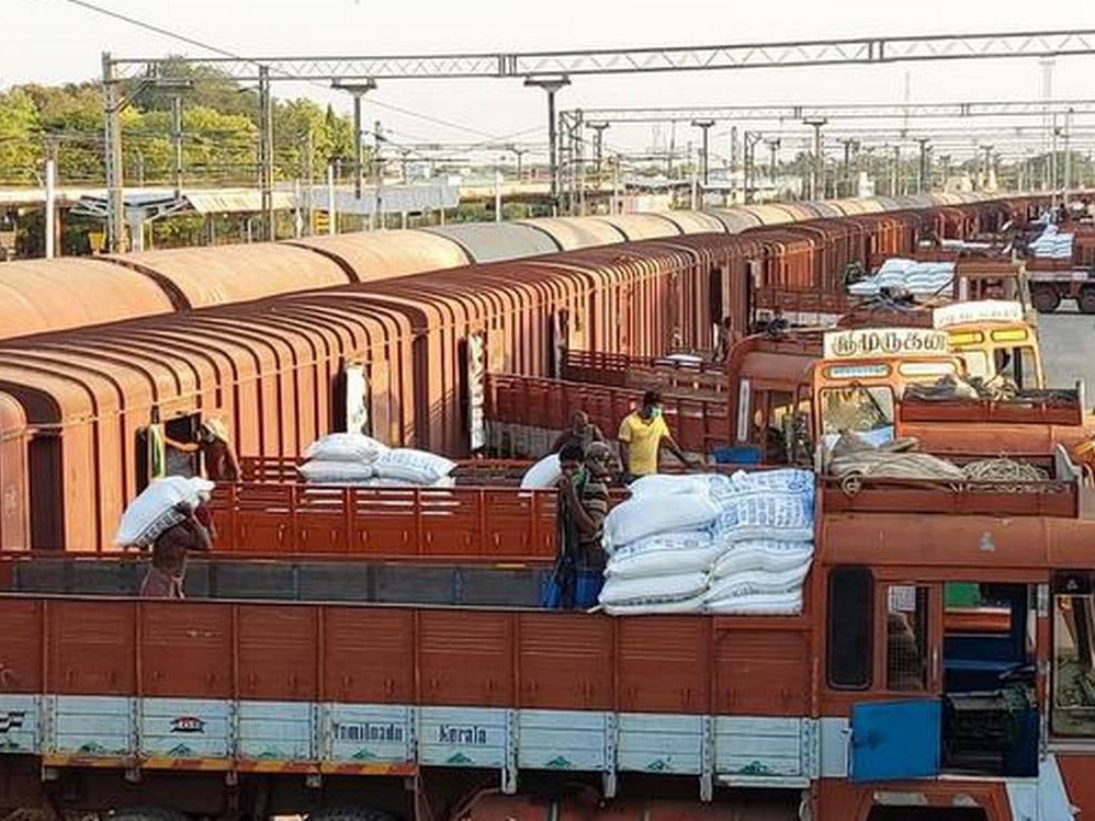 సరుకు రవాణాలో ఈస్ట్ కోస్ట్ రైల్వే రికార్డు