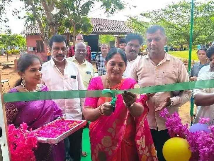 జిల్లాలో హస్తకళల ప్రదర్శనశాల ప్రారంభం