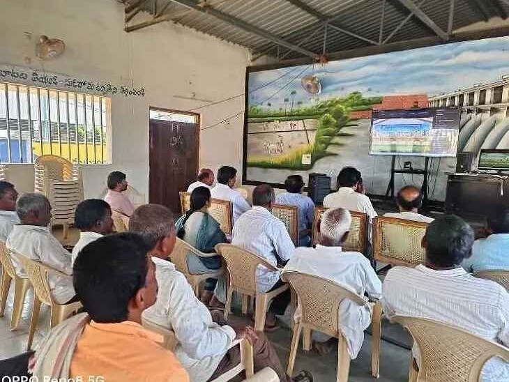 రైతు వేదికల్లో లైవ్ వీక్షించిన రైతులు